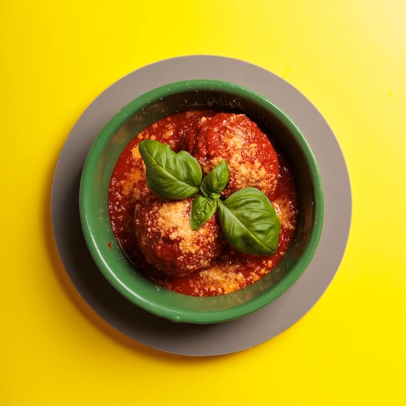 FLEISCHBÄLLCHEN IN TOMATENSOSSE